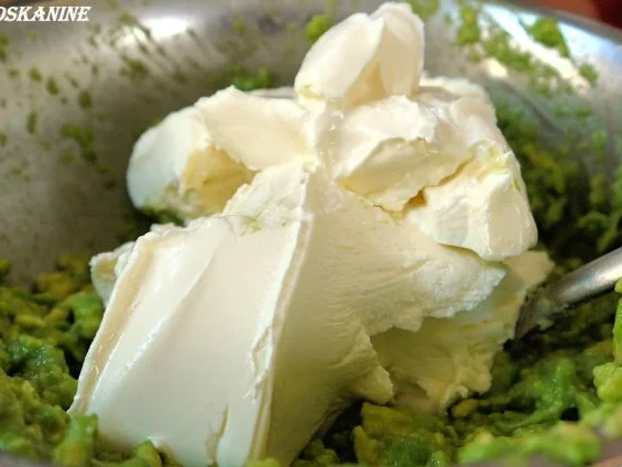 Rezept: Galettes Bretonnes mit Avocado-Creme und Hähnchenbrust Bild Nr. 7 Galettes Bretonnes mit Avocado-Creme und Hähnchenbrust - Rezept - Bild Nr. 7