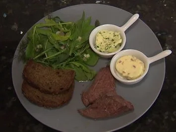 Filethäppchen vom Wildschwein mit Kräuterbutter - Rezept