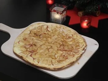 Süßer Apfelflammkuchen - Rezept