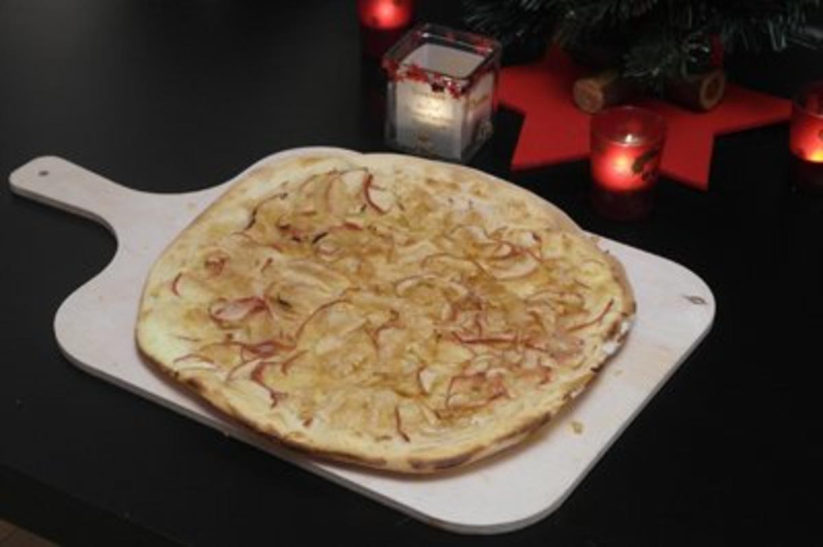 Bilder für Süßer Apfelflammkuchen - Rezept