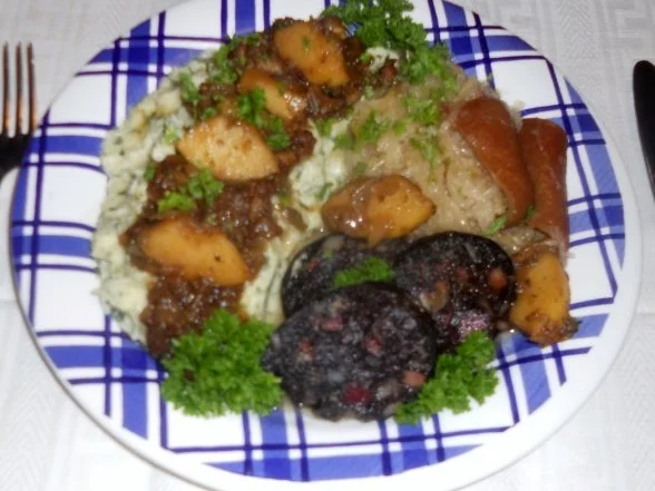 Flönz, oder -  "Jebrat´ne Rotworscht mit Bollen - Appeltitsche".  (Rzpt. um 1950) - Rezept - Bild Nr. 2