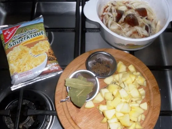 Flönz, oder -  "Jebrat´ne Rotworscht mit Bollen - Appeltitsche".  (Rzpt. um 1950) - Rezept - Bild Nr. 7