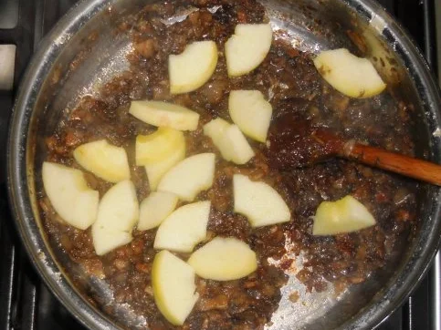 Flönz, oder -  "Jebrat´ne Rotworscht mit Bollen - Appeltitsche".  (Rzpt. um 1950) - Rezept - Bild Nr. 17