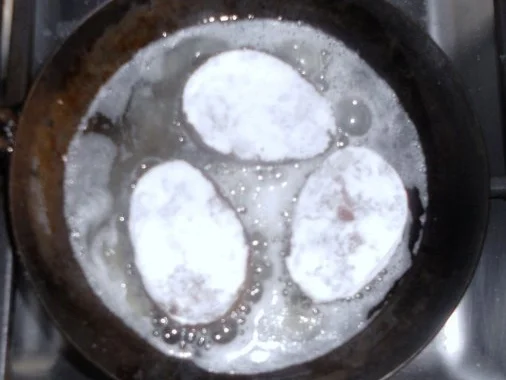 Flönz, oder -  "Jebrat´ne Rotworscht mit Bollen - Appeltitsche".  (Rzpt. um 1950) - Rezept - Bild Nr. 26