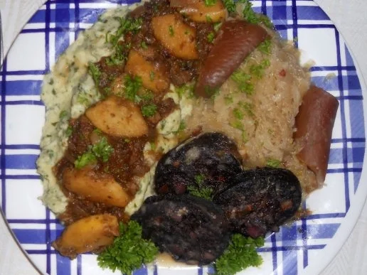 Flönz, oder -  "Jebrat´ne Rotworscht mit Bollen - Appeltitsche".  (Rzpt. um 1950) - Rezept - Bild Nr. 29