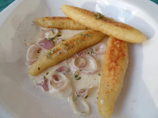 Schupfnudeln (Bubespitzle) mit Rahmsauce - Rezept