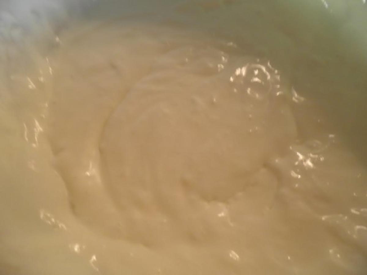 Schmand Dessert mit Kaki Sauce Rezept kochbar.de