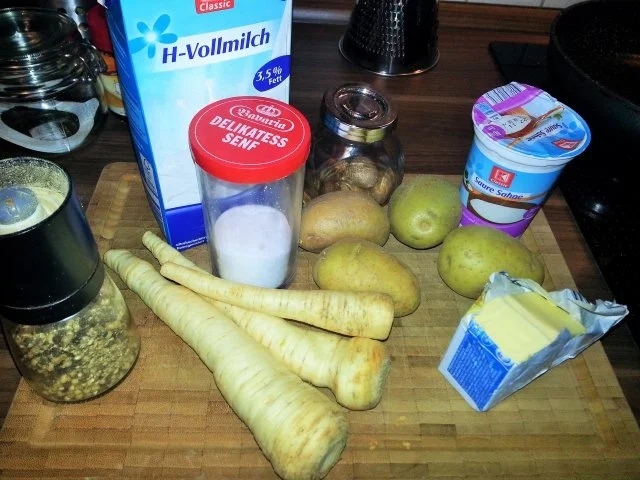 Rezept: Pastinakenpüree mit Pfeffersteaks und Schwarzwurzeln Bild Nr. 2 Pastinakenpüree mit Pfeffersteaks und Schwarzwurzeln - Rezept - Bild Nr. 2