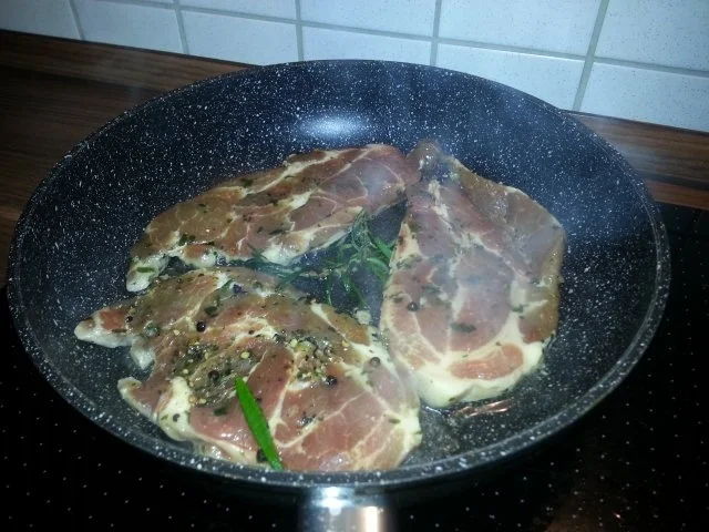 Rezept: Pastinakenpüree mit Pfeffersteaks und Schwarzwurzeln Bild Nr. 7 Pastinakenpüree mit Pfeffersteaks und Schwarzwurzeln - Rezept - Bild Nr. 7