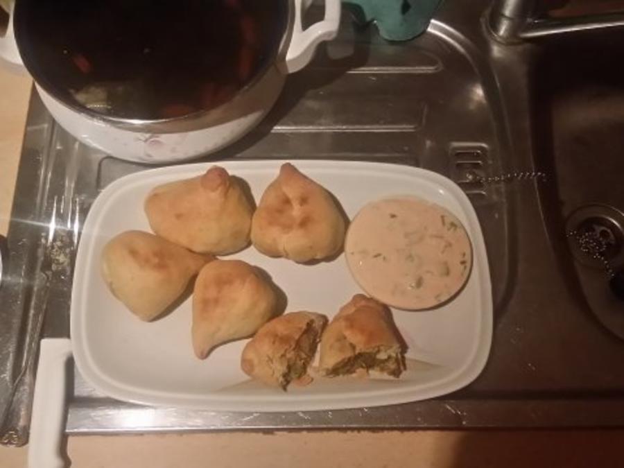 Samosas mit Dip (Indische Teigtaschen) - Rezept - kochbar.de