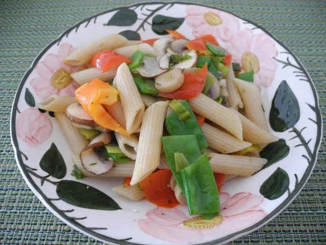 Kunter-Bunte Gemüsepfanne mit Dinkel-Penne - Rezept - Bild Nr. 2