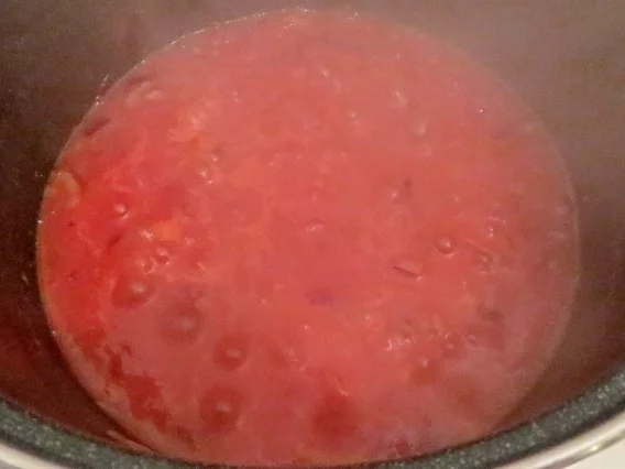 Rezept: Kochen: Scharfe Tomatensuppe mit Mais Bild Nr. 2 Kochen: Scharfe Tomatensuppe mit Mais - Rezept - Bild Nr. 2