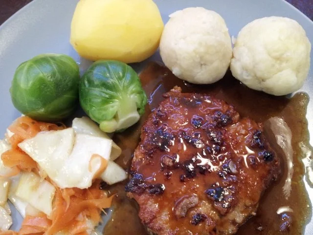 Rezept: Schweinemedaillons vom Filet Royal in Bier-Kümmel-Safterl Schweinemedaillons vom Filet Royal in Bier-Kümmel-Safterl - Rezept