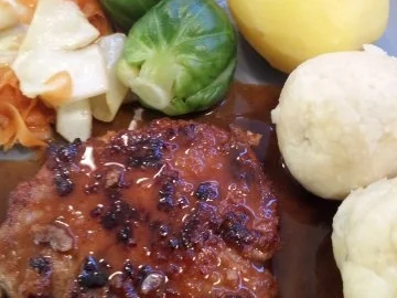 Rezept: Schweinemedaillons vom Filet Royal in Bier-Kümmel-Safterl Bild Nr. 4 Schweinemedaillons vom Filet Royal in Bier-Kümmel-Safterl - Rezept - Bild Nr. 4