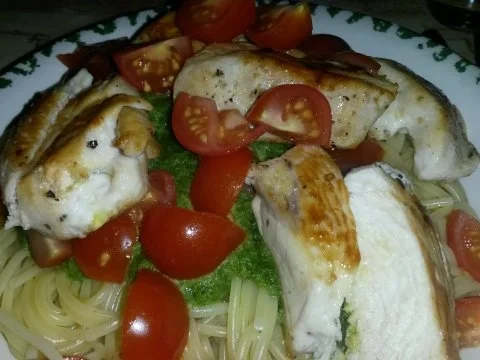 Pesto-Spaghetti mit Hänchenstreifen & Cocktailtomaten - Rezept - Bild Nr. 5