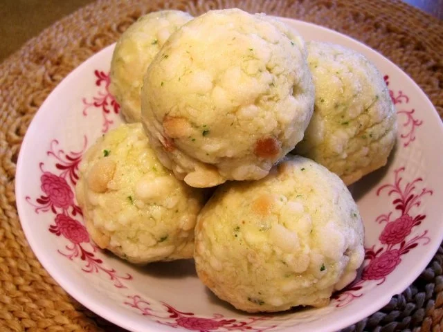 Semmelknödel mit Rahm-Pfifferlingen - Rezept - Bild Nr. 2