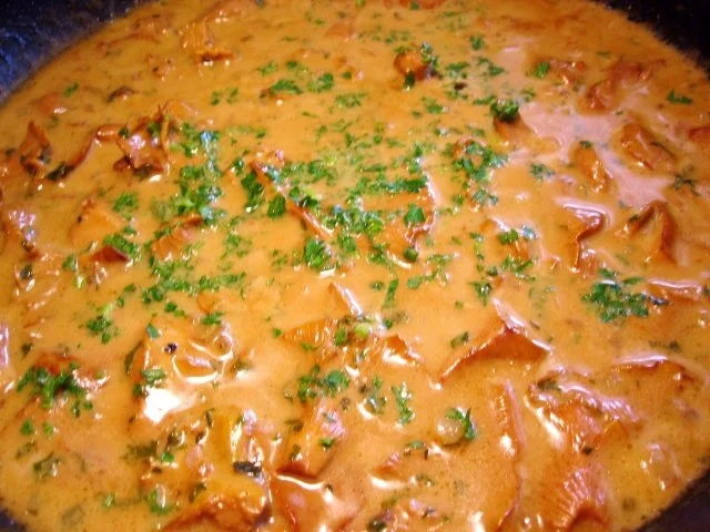 Semmelknödel mit Rahm-Pfifferlingen - Rezept - Bild Nr. 4