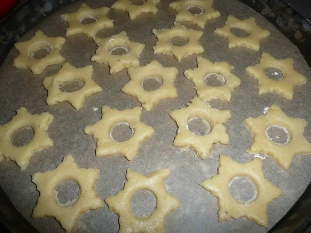 Rezept: Weihnachtsgebäck : Weihnachtssternchen ca. 75 Stück Bild Nr. 4 Weihnachtsgebäck : Weihnachtssternchen ca. 75 Stück - Rezept - Bild Nr. 4