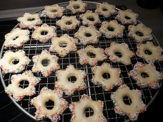 Rezept: Weihnachtsgebäck : Weihnachtssternchen ca. 75 Stück Weihnachtsgebäck : Weihnachtssternchen ca. 75 Stück - Rezept