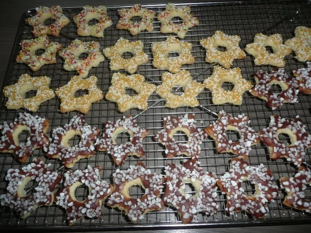 Rezept: Weihnachtsgebäck : Weihnachtssternchen ca. 75 Stück Bild Nr. 7 Weihnachtsgebäck : Weihnachtssternchen ca. 75 Stück - Rezept - Bild Nr. 7