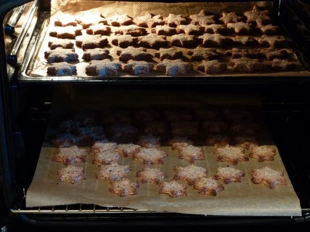 Rezept: Haselnuss-Cranberry- Sterne Bild Nr. 2 Haselnuss-Cranberry- Sterne - Rezept - Bild Nr. 2