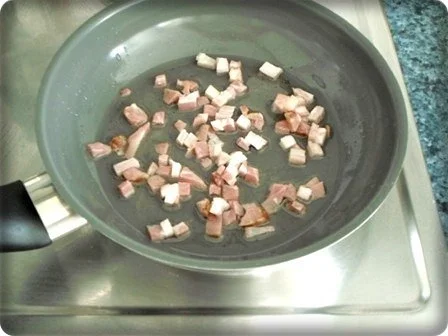 Rezept: Deftige Bratkartoffeln mit Hacksteaks Bild Nr. 3 Deftige Bratkartoffeln mit Hacksteaks - Rezept - Bild Nr. 3