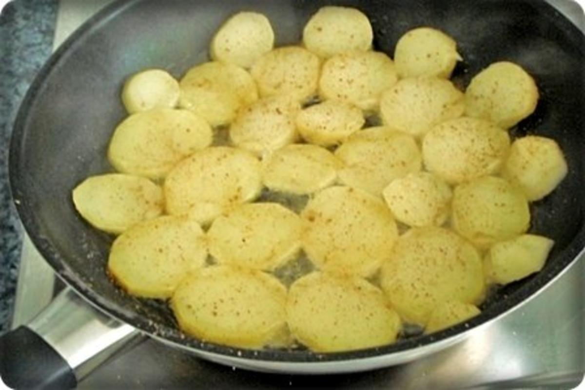 Deftige Bratkartoffeln mit Hacksteaks - Rezept - Bild Nr. 7