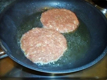 Rezept: Deftige Bratkartoffeln mit Hacksteaks Bild Nr. 13 Deftige Bratkartoffeln mit Hacksteaks - Rezept - Bild Nr. 13