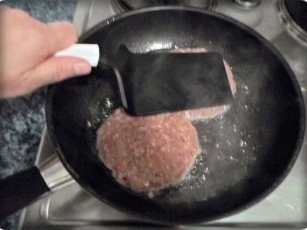 Rezept: Deftige Bratkartoffeln mit Hacksteaks Bild Nr. 14 Deftige Bratkartoffeln mit Hacksteaks - Rezept - Bild Nr. 14