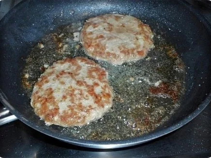 Rezept: Deftige Bratkartoffeln mit Hacksteaks Bild Nr. 15 Deftige Bratkartoffeln mit Hacksteaks - Rezept - Bild Nr. 15