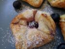 Mini Topfengolatschen mit einer Heidelbeer-Topfenfülle - Rezept
