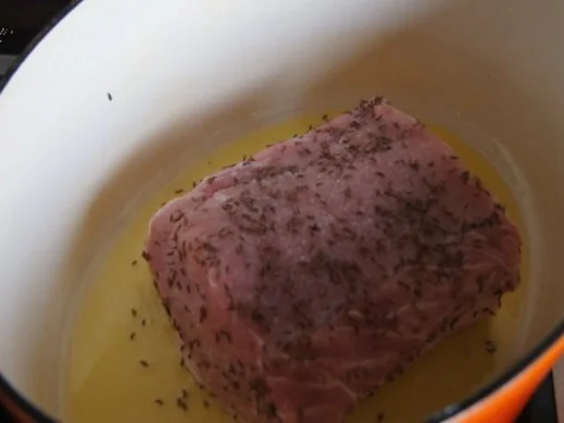 Schweinekrustenbraten mit Bayrisch-Kraut und Kartoffel-Speck-Knödel - Rezept - Bild Nr. 5