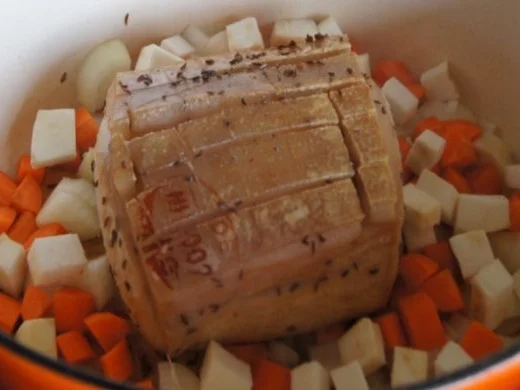 Schweinekrustenbraten mit Bayrisch-Kraut und Kartoffel-Speck-Knödel - Rezept - Bild Nr. 6