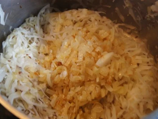 Schweinekrustenbraten mit Bayrisch-Kraut und Kartoffel-Speck-Knödel - Rezept - Bild Nr. 18