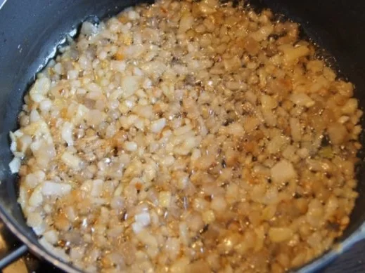 Schweinekrustenbraten mit Bayrisch-Kraut und Kartoffel-Speck-Knödel - Rezept - Bild Nr. 21