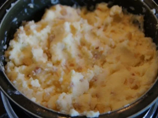 Schweinekrustenbraten mit Bayrisch-Kraut und Kartoffel-Speck-Knödel - Rezept - Bild Nr. 23