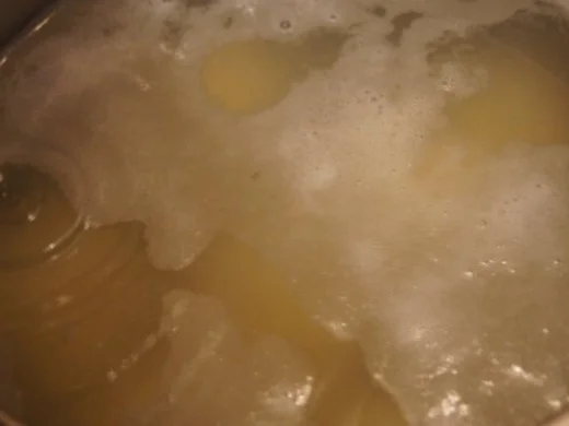 Schweinekrustenbraten mit Bayrisch-Kraut und Kartoffel-Speck-Knödel - Rezept - Bild Nr. 24