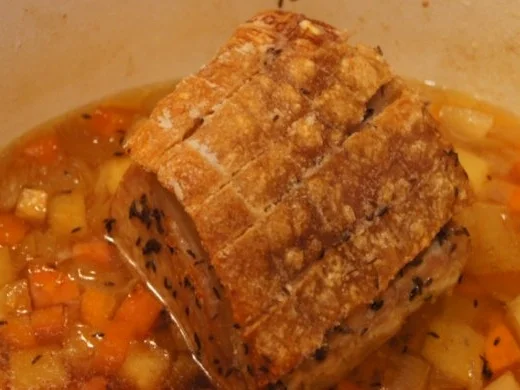 Schweinekrustenbraten mit Bayrisch-Kraut und Kartoffel-Speck-Knödel - Rezept - Bild Nr. 9