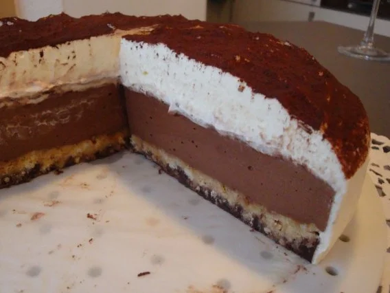 Schokoladen-Frischkäsetorte ; aus dem Kühlschrank - Rezept