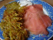 Einfache Rösti mit Räucherlachs und Sahnemeerrettich - Rezept