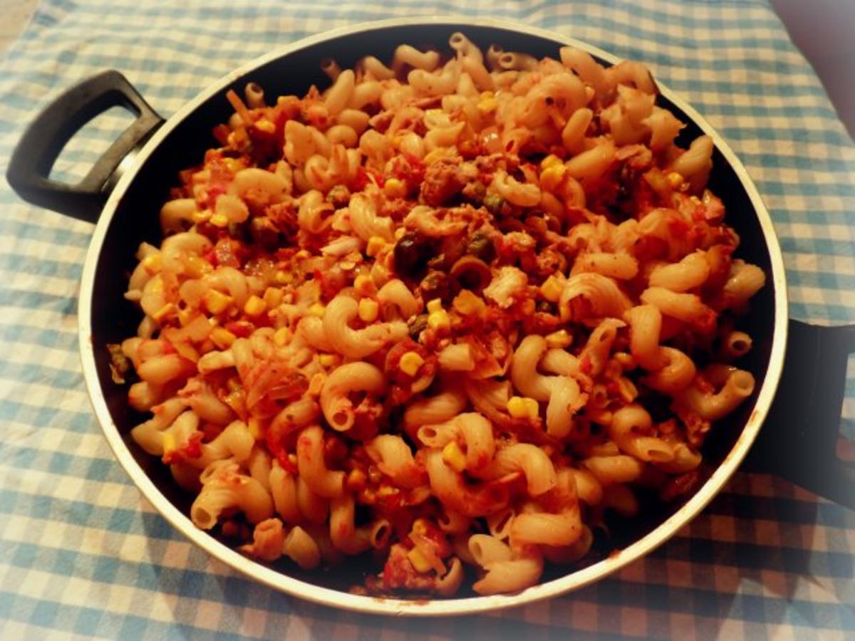 Bilder für Schnelle Thunfisch-Mais-Tomaten-Pasta - Rezept