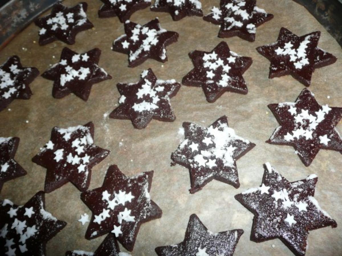 Weihnachtsgebäck : Schoko - Espresso Sterne mit Blüten - Haube. - Rezept - Bild Nr. 9