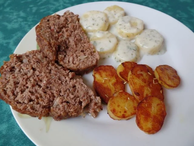 Hackbraten mit zwei Kartoffel -Varianten (Bechermel-Kartoffeln & Rosmarin-Kartoffeln ) - Rezept