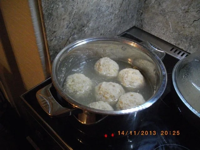 Rezept: Rahmchamignons mit Semmelknödel Bild Nr. 2 Rahmchamignons mit Semmelknödel - Rezept - Bild Nr. 2