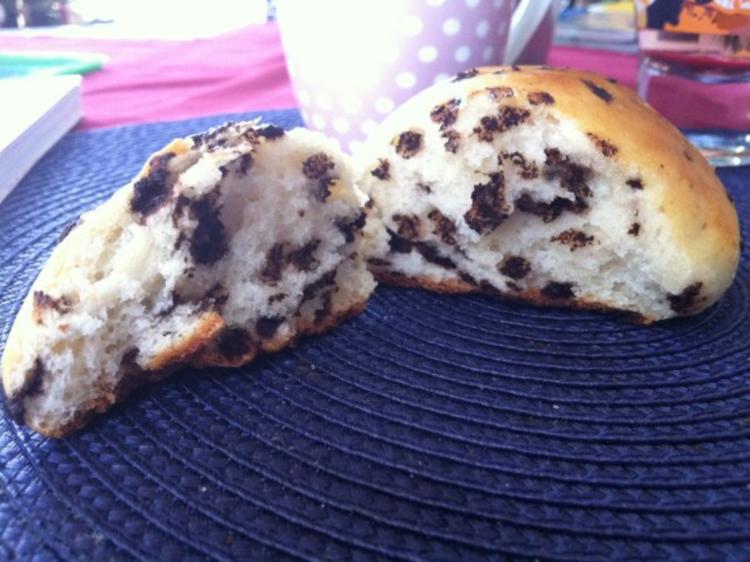 Milchbrötchen mit Schokolade - schnell &amp; einfach - 268 kcal/100g