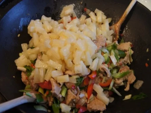 Rezept: Schweinefilet-Ananas-Wok mit chinesischen Nudeln Bild Nr. 13 Schweinefilet-Ananas-Wok mit chinesischen Nudeln - Rezept - Bild Nr. 13