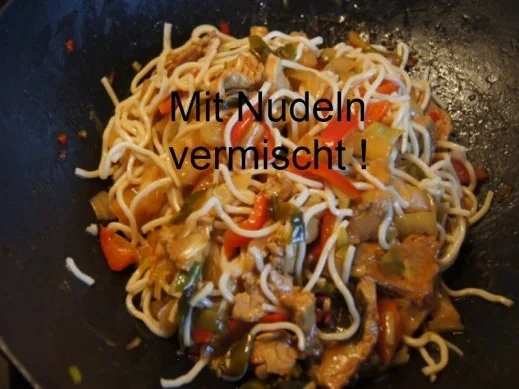 Rezept: Schweinefilet-Ananas-Wok mit chinesischen Nudeln Bild Nr. 16 Schweinefilet-Ananas-Wok mit chinesischen Nudeln - Rezept - Bild Nr. 16