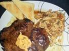 Steak mit Kräuterbutter und Rührei - Rezept