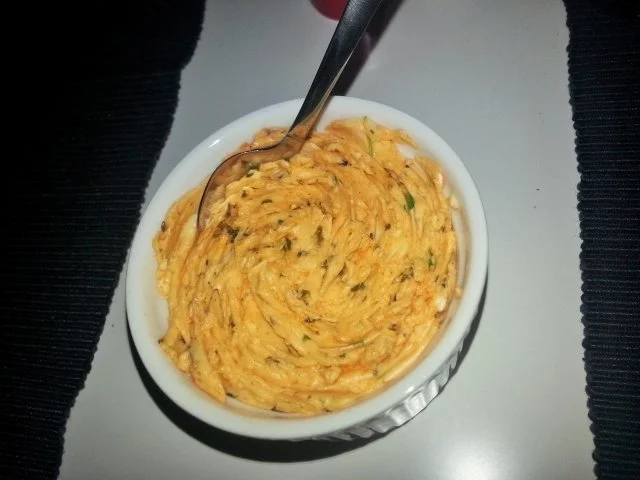 Rezept: Steak mit Kräuterbutter und Rührei Bild Nr. 2 Steak mit Kräuterbutter und Rührei - Rezept - Bild Nr. 2