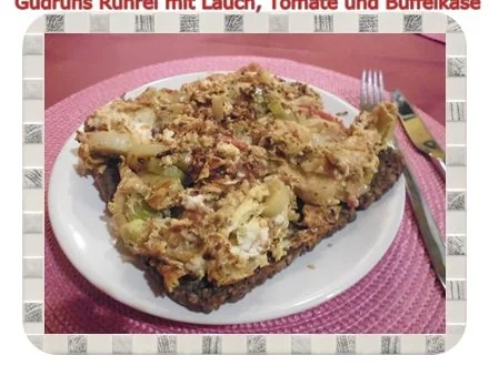 Eier: Rührei mit Lauch, Tomate und Büffelkäse - Rezept